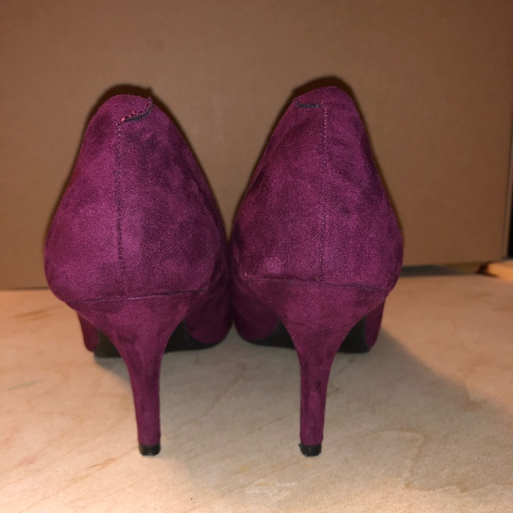 Merona Burgundy Velvet Heels Size 9